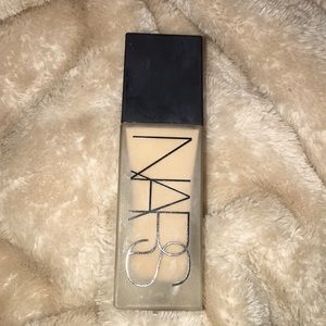 NARS All Day Luminous Foundation